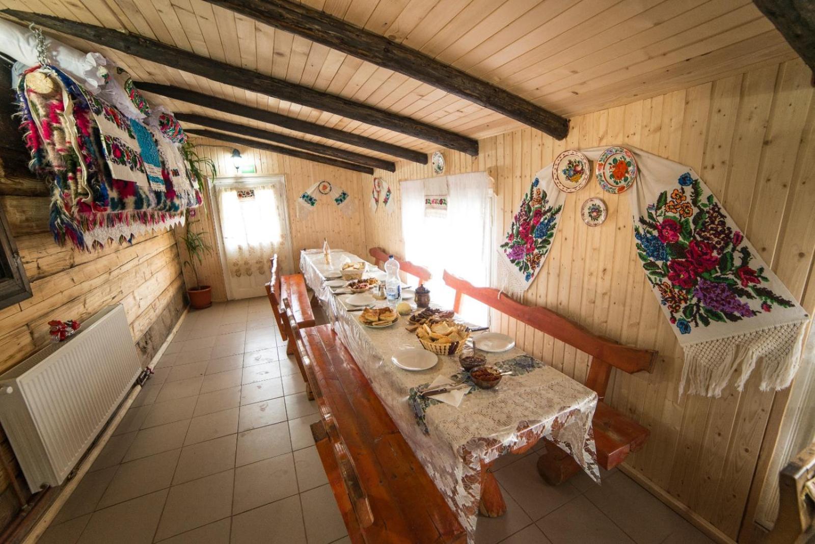 Complex Traditional Casuta Bunicilor-Breb Exterior foto